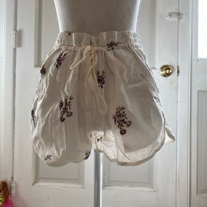 Flowery shorts
